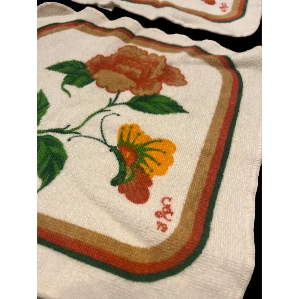 Set of 2 Vintage MCM Flowers 100% Cotton Wash‎ Clothes, Vintage Bathroom Decor